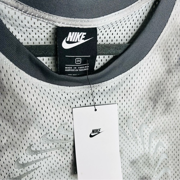 Nike Icon Clash Mesh Active Women’s Top - Picture 4 of 9